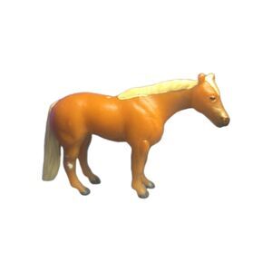 Breyer Stablemates Palomino Horse 1:32 Scale Figure